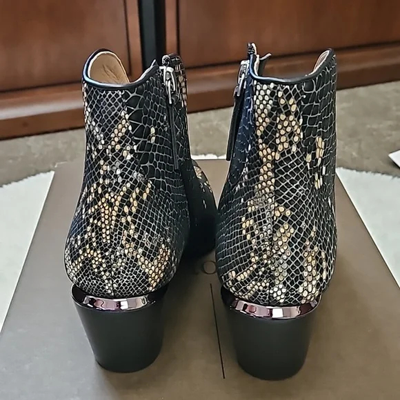*SOLD* Paolo Westly Black Platinum Snake Print Leather Booties, size 6, NEW, NWB - Picture 4 of 16